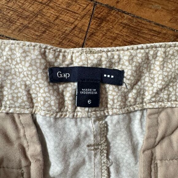Gap tan floral flat front size 6 chino preppy vacationcore shorts - Picture 2 of 3